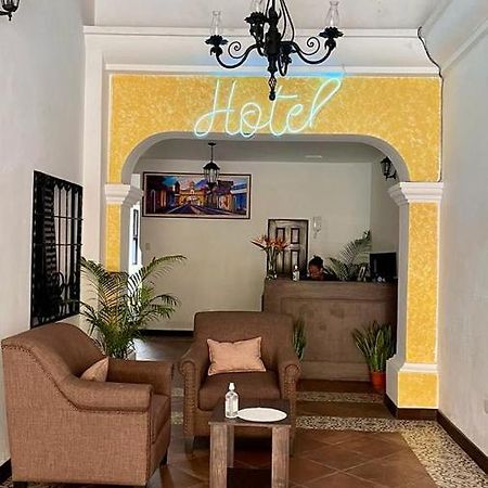 Hotel Posada El Arcangel Antigua Exteriör bild