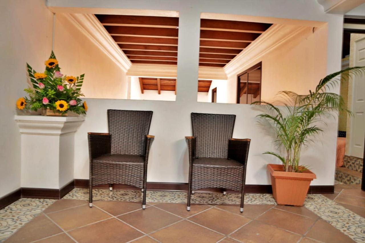 Hotel Posada El Arcangel Antigua Exteriör bild
