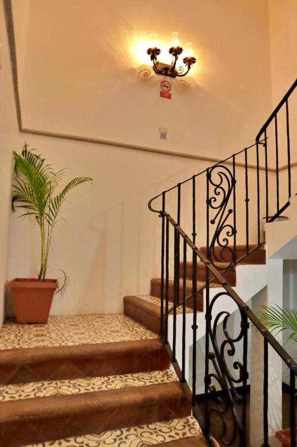 Hotel Posada El Arcangel Antigua Exteriör bild